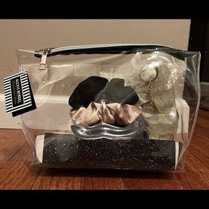 Great Christmas gift for those who want to avoid germs! NWT, sealed.